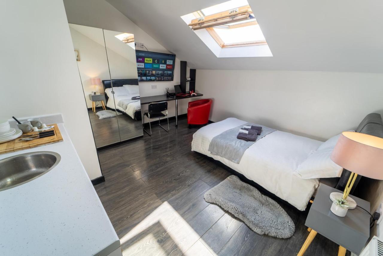 Staysa Equipped Studios Near Qe And Uob In Guesthouse Close To The City! Birmingham Rom bilde