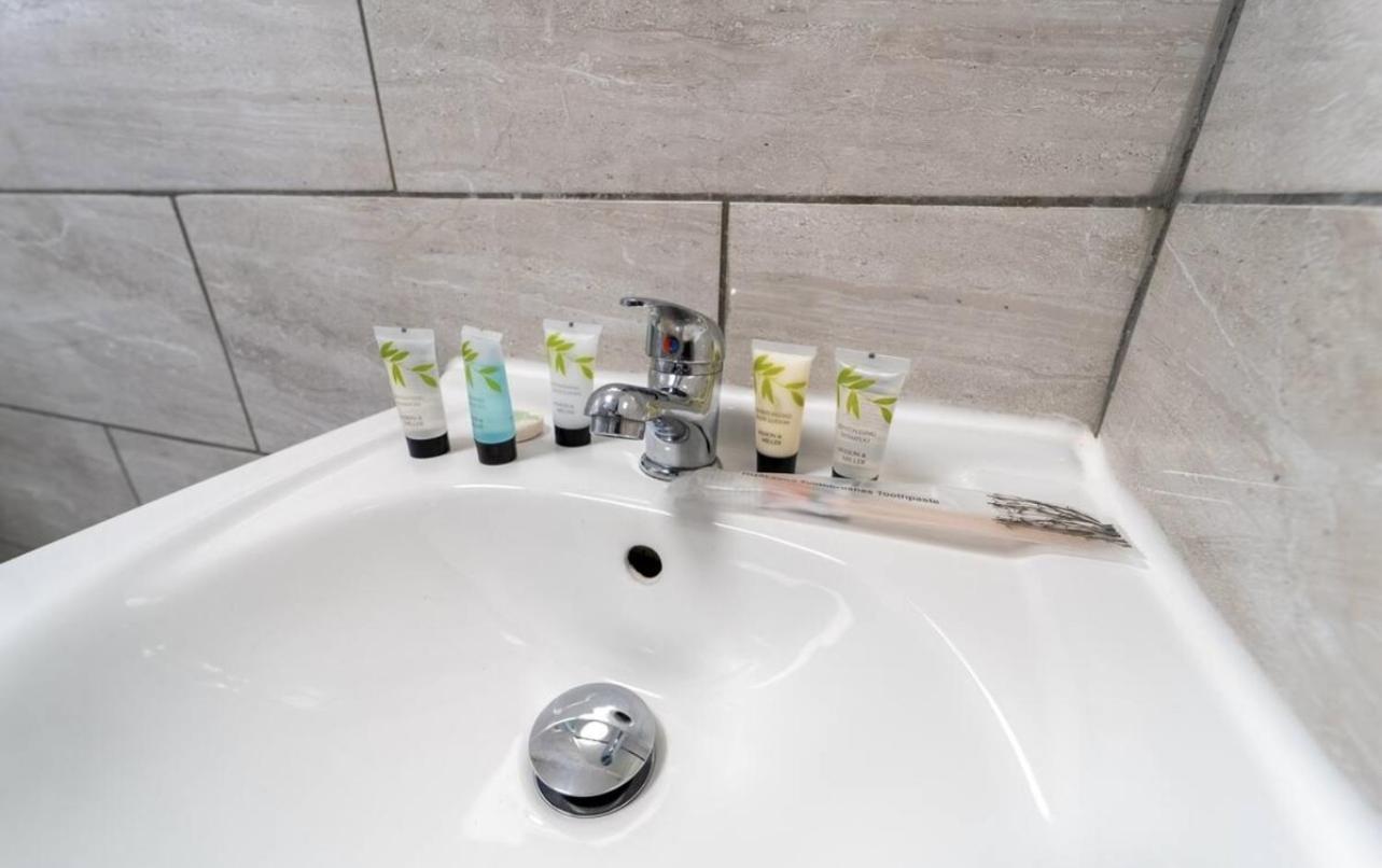 Staysa Equipped Studios Near Qe And Uob In Guesthouse Close To The City! Birmingham Eksteriør bilde