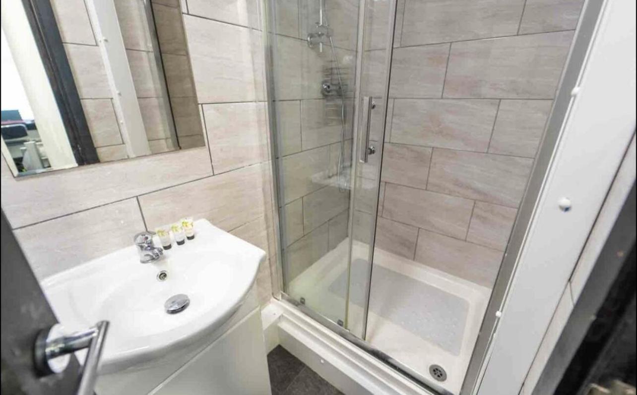 Staysa Equipped Studios Near Qe And Uob In Guesthouse Close To The City! Birmingham Eksteriør bilde
